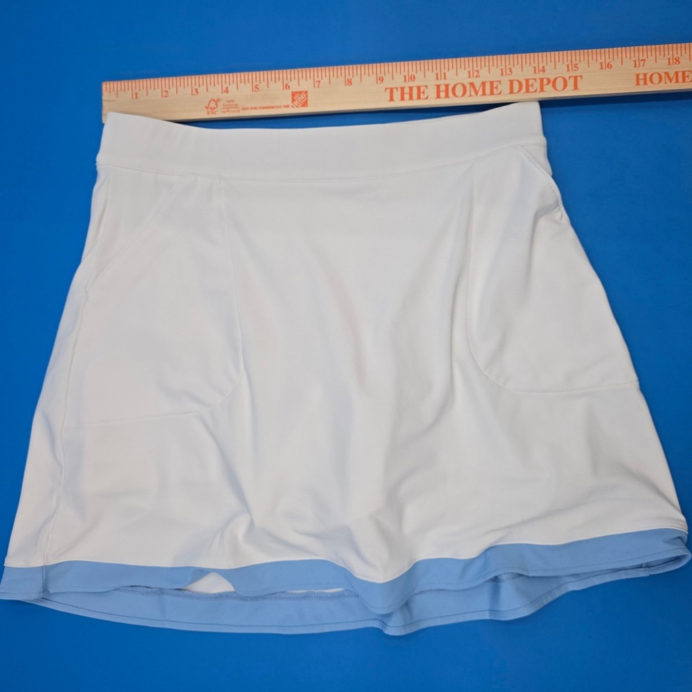 Peter Millar White Blue Trim Performance Golf Tennis Skort Small UPF 50+ - Picture 4 of 7